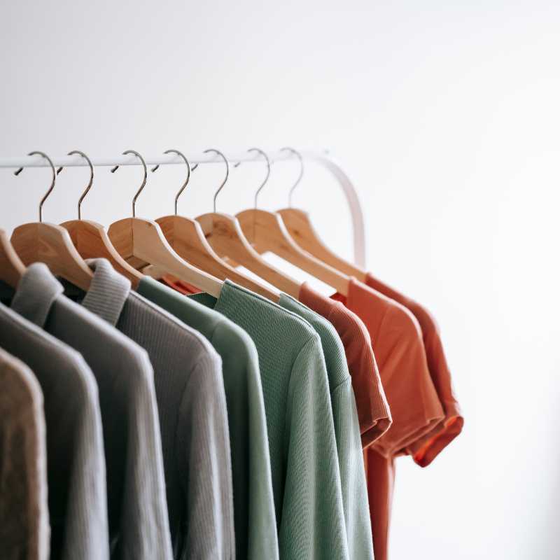 3 Methoden im Kleiderschrank Platz für neues zu schaffen