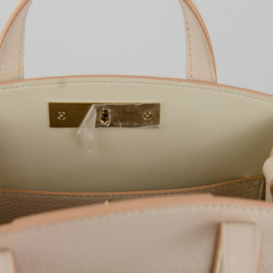 MCM Milano Henkeltasche in Beige mit Schultergurt